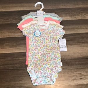 SOLD BRAND NEW- Set of 5 Newborn onesies